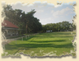 Sportplatz mit Vereinshaus